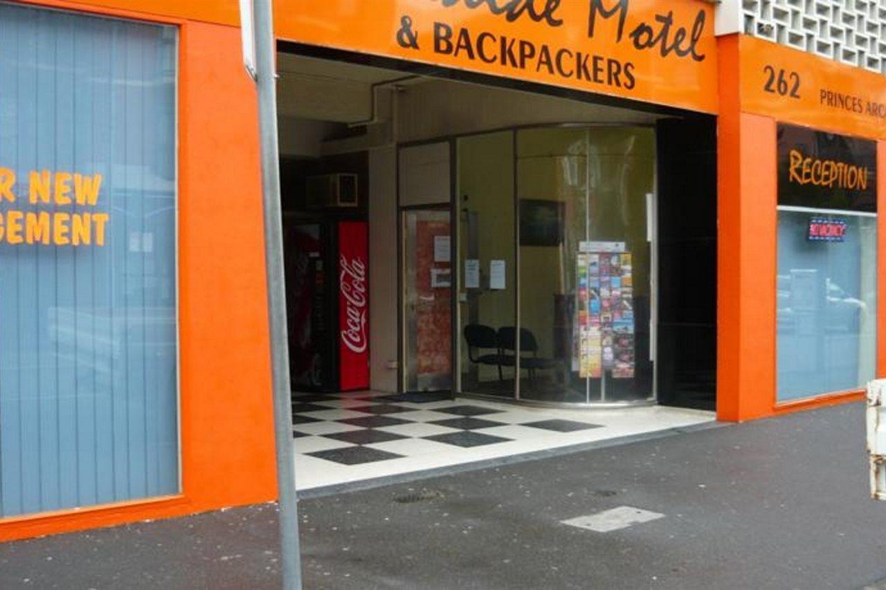 Adelaide Motel & Backpackers Екстер'єр фото