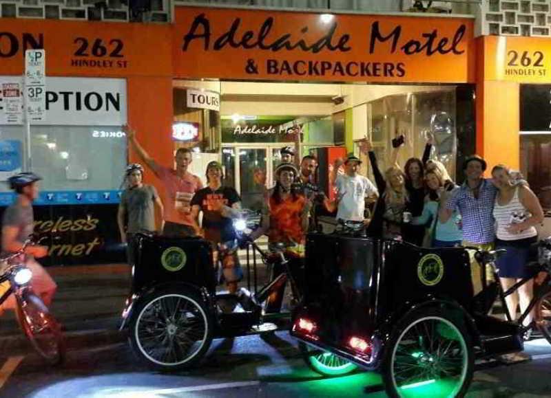 Adelaide Motel & Backpackers Екстер'єр фото