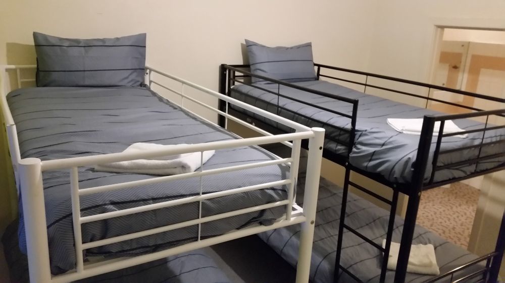 Adelaide Motel & Backpackers Екстер'єр фото